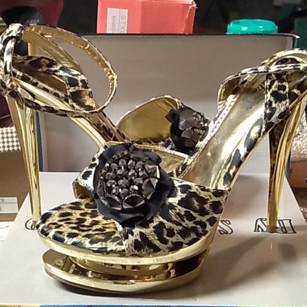 Leopard metallic gold heels
